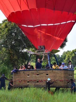 cropped-Hotair-Balloon-Landing-